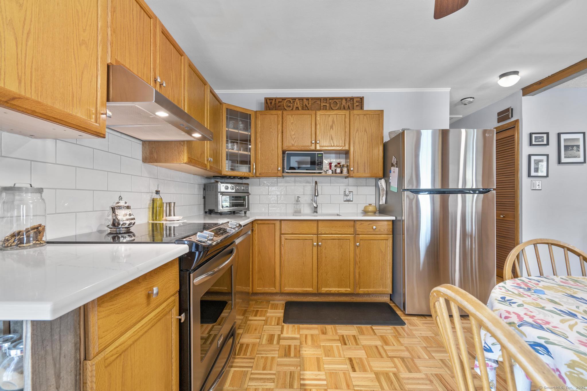 98 Cynthia Drive, West Haven, Connecticut image 12