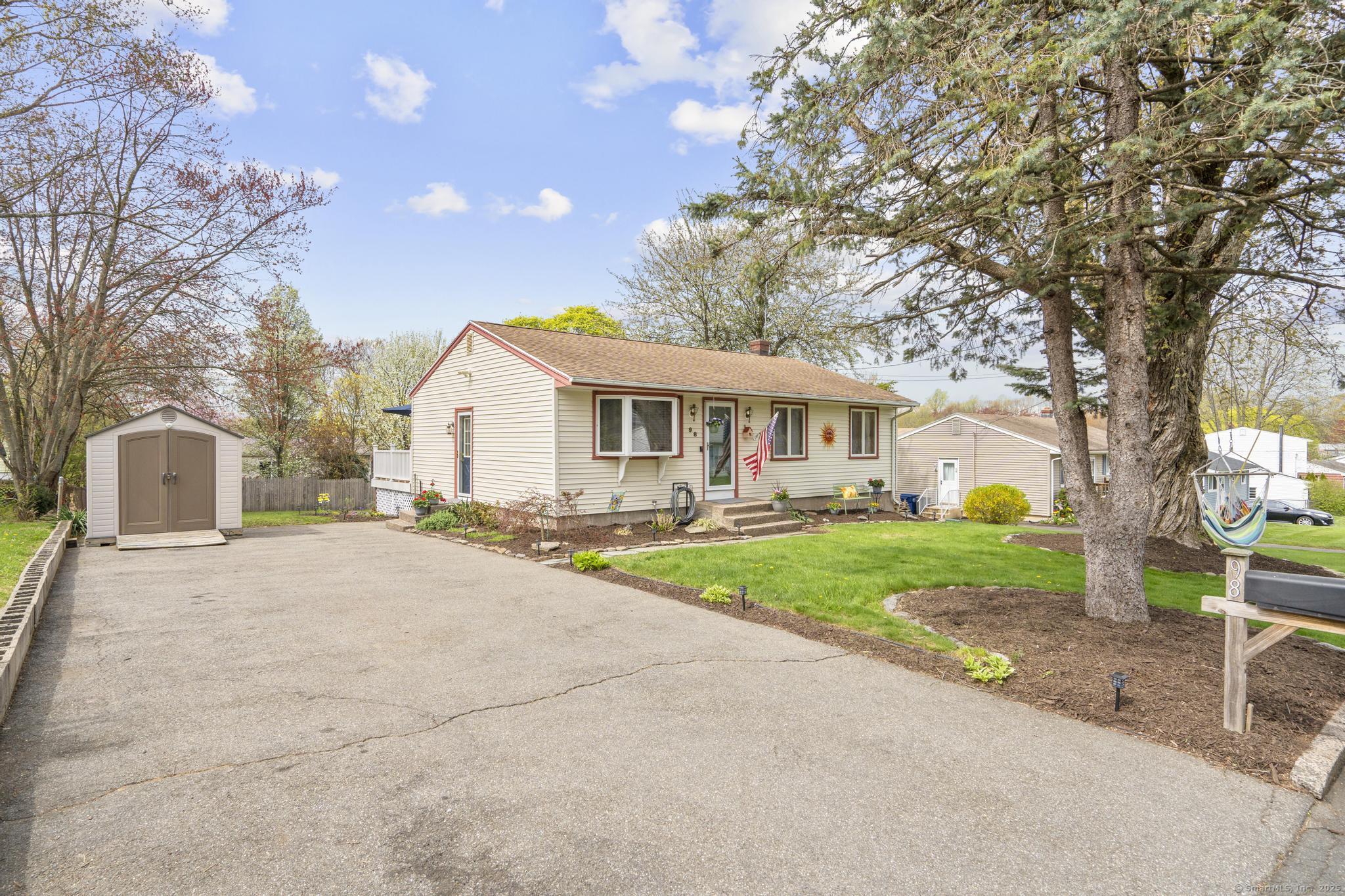 98 Cynthia Drive, West Haven, Connecticut image 4