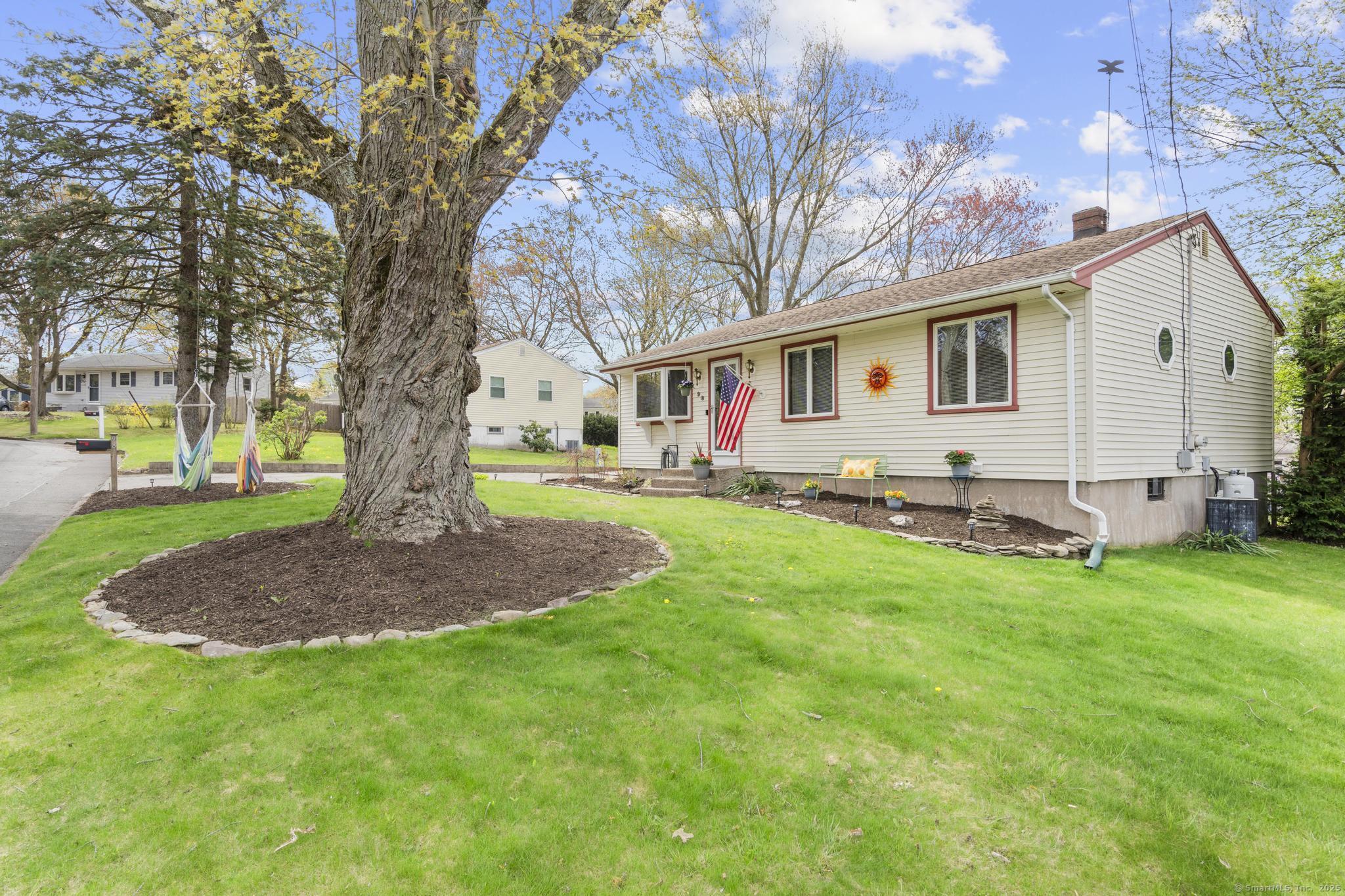 98 Cynthia Drive, West Haven, Connecticut image 3