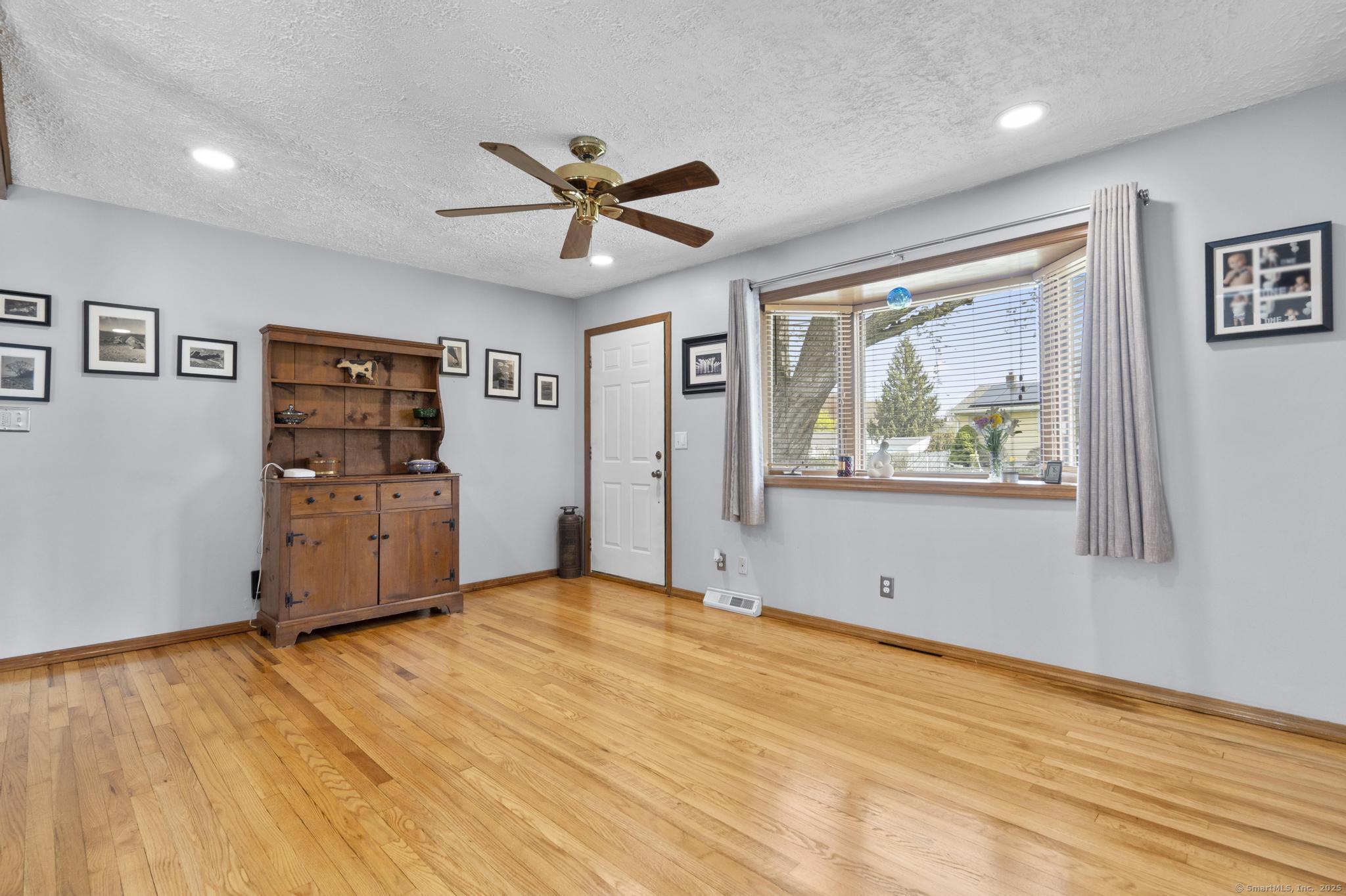 98 Cynthia Drive, West Haven, Connecticut image 9