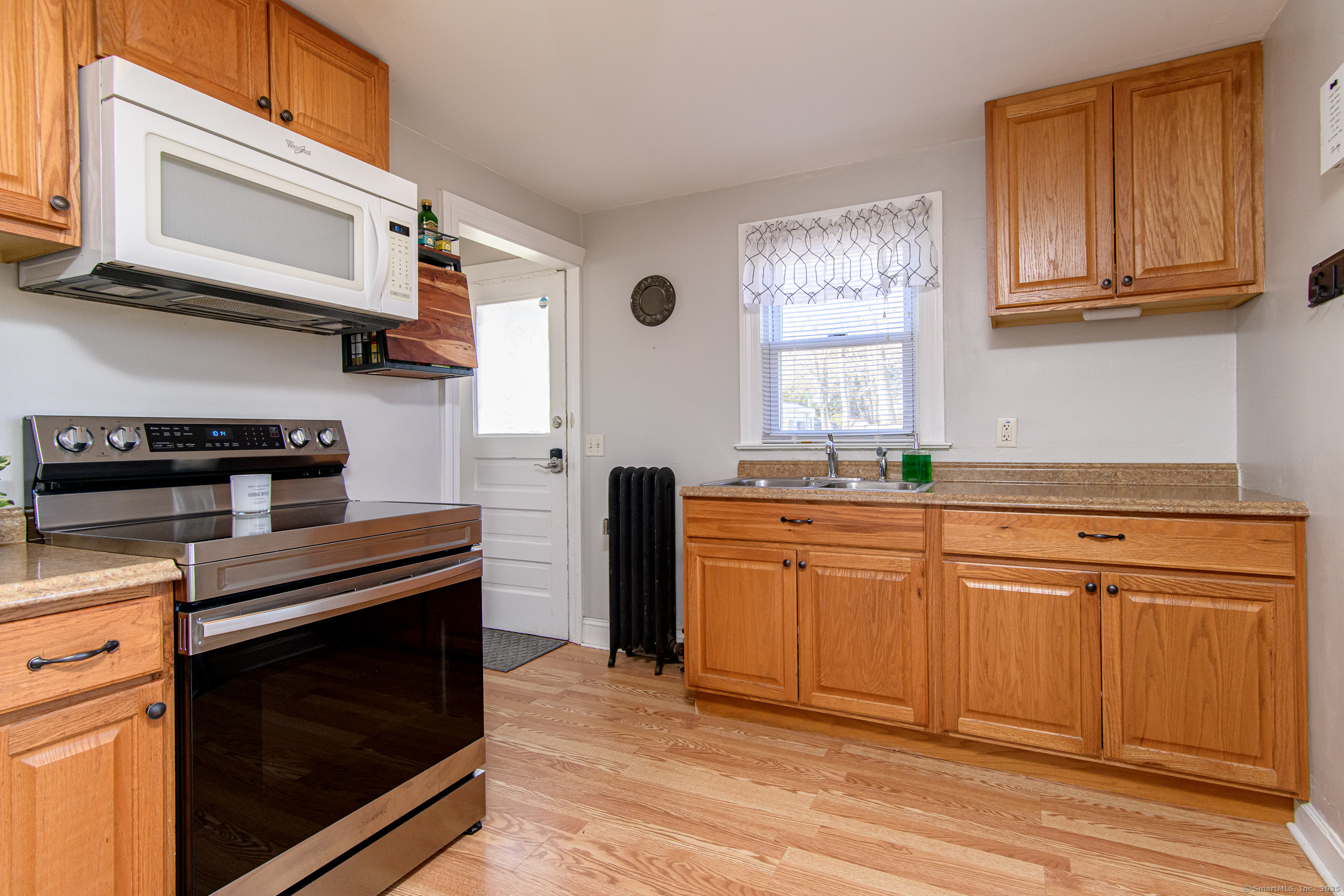 37 Richards Grove Road, Waterford, Connecticut image 6