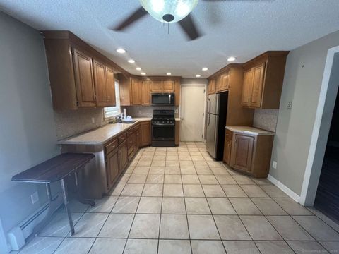 Tiny photo for 568 Chamberlain Highway, Berlin, CT 06037 (MLS # 24134462)