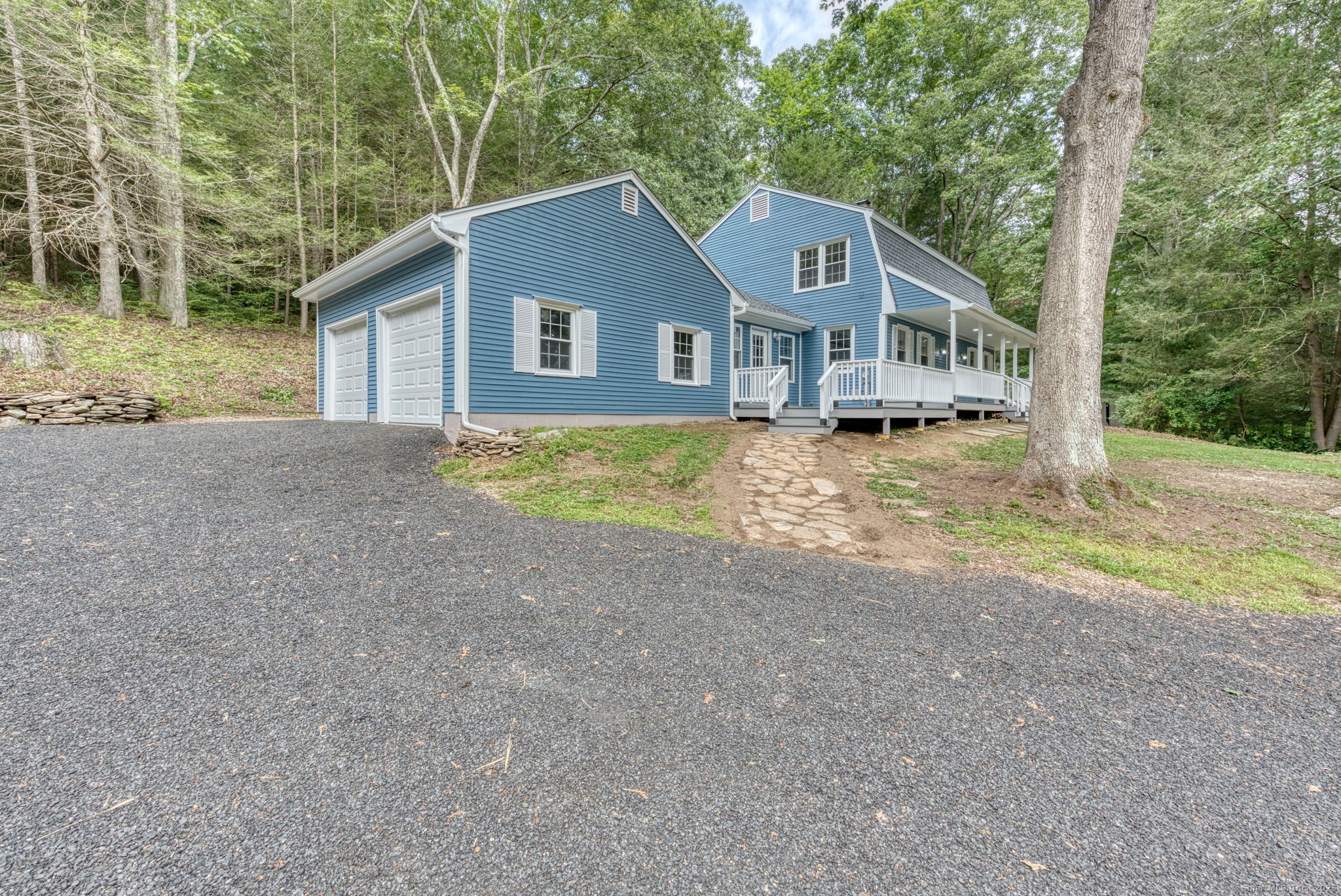 200 South River Road