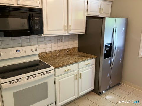 Tiny photo for 5 Overlook Court #5, Avon, CT 06001 (MLS # 24204909)