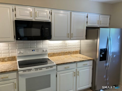 Tiny photo for 5 Overlook Court #5, Avon, CT 06001 (MLS # 24204909)