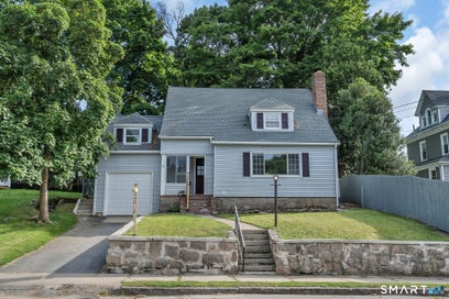 30 Crest Street New London CT 06320