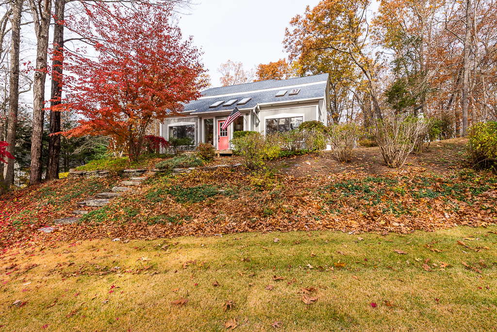 9 Hickory Hill Drive