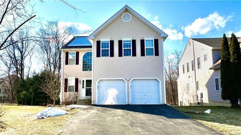 Photo of 6 Schoolhouse Landing #6, East Granby, CT 06026 (MLS # 24112829)