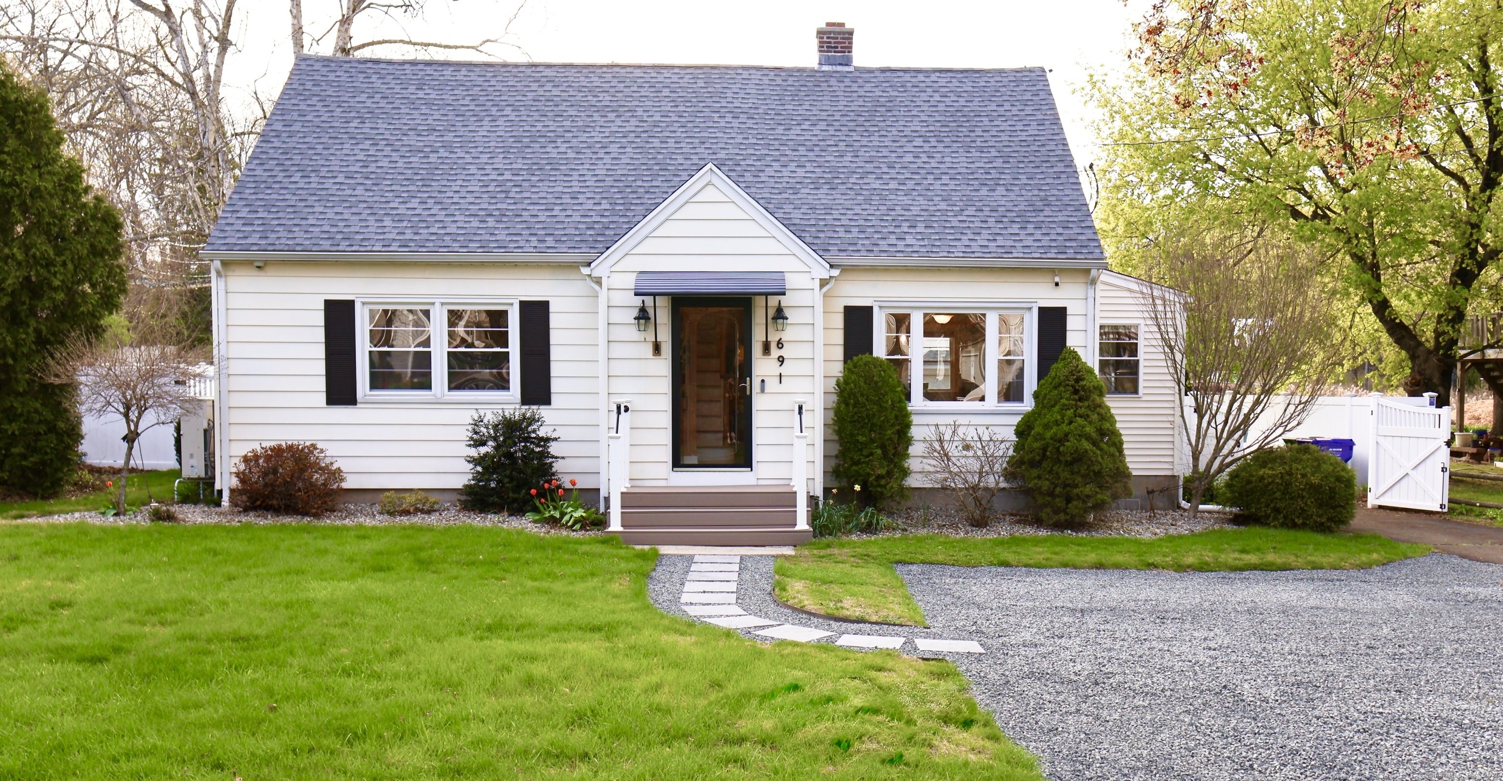 Property for Sale at Main Street, Cromwell, Connecticut - Bedrooms: 4 
Bathrooms: 2 
Rooms: 5  - $419,000