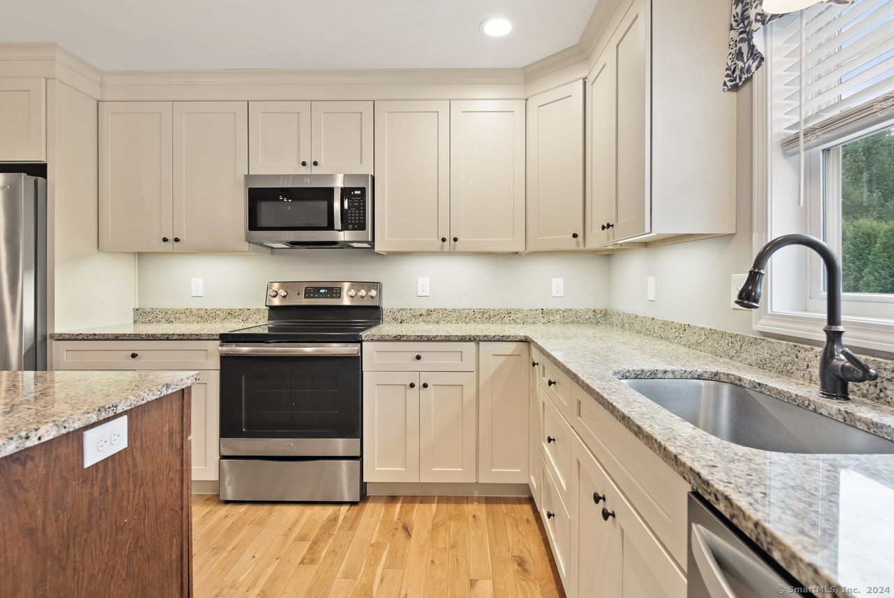Picture for the property 24055408, 2 beds, 2 baths
