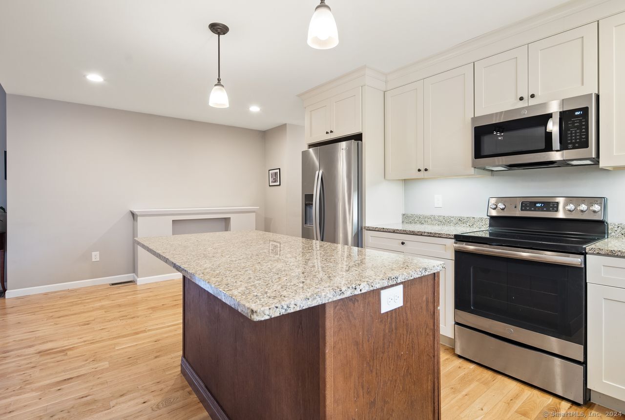 Picture for the property 24055408, 2 beds, 2 baths