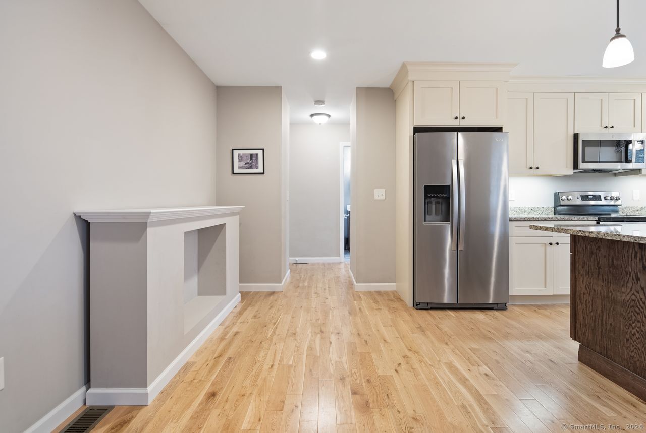 Picture for the property 24055408, 2 beds, 2 baths