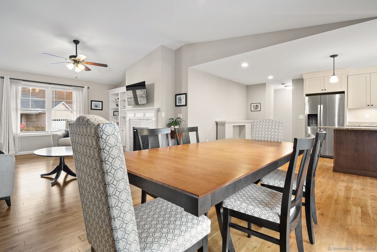 Picture for the property 24055408, 2 beds, 2 baths