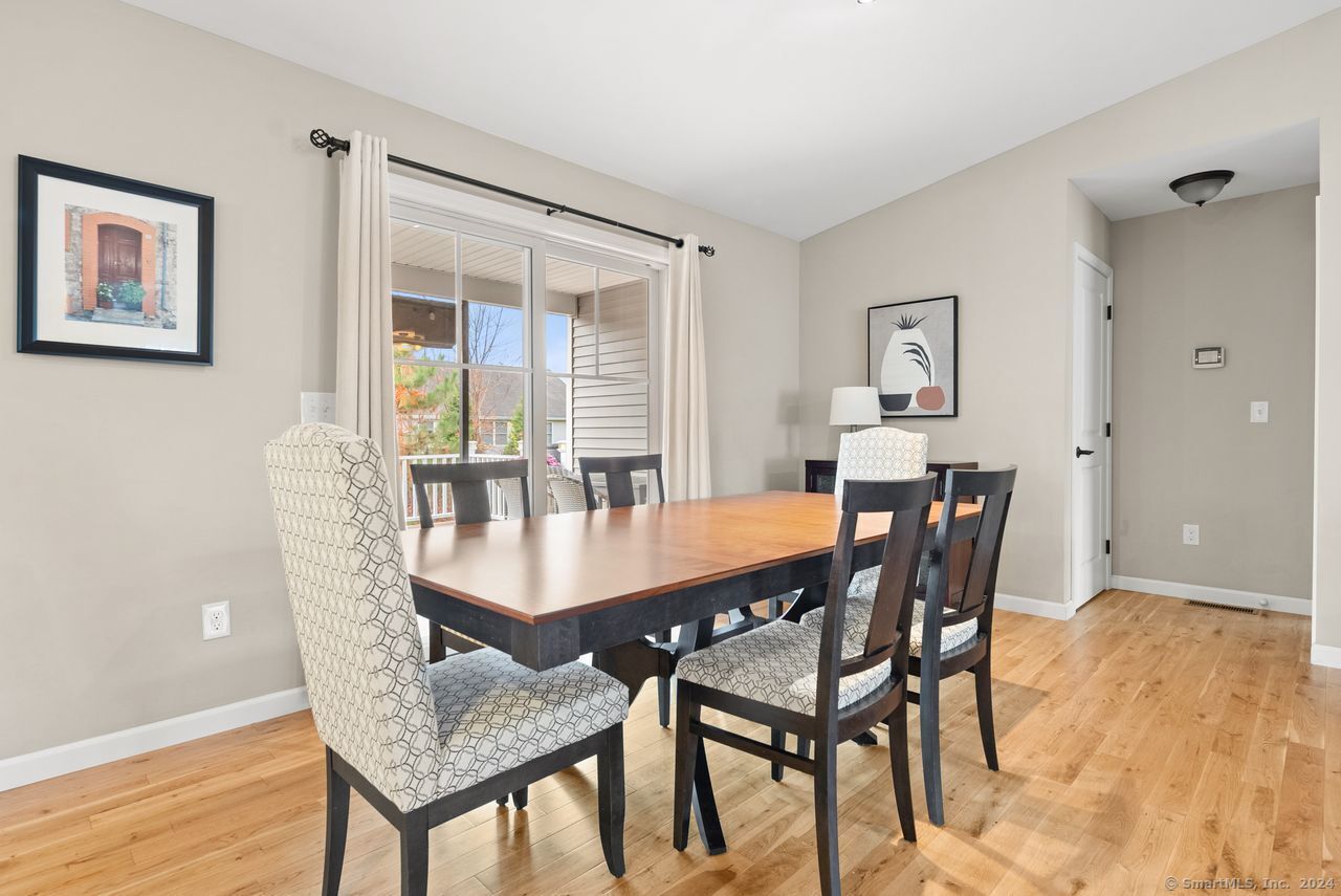 Picture for the property 24055408, 2 beds, 2 baths