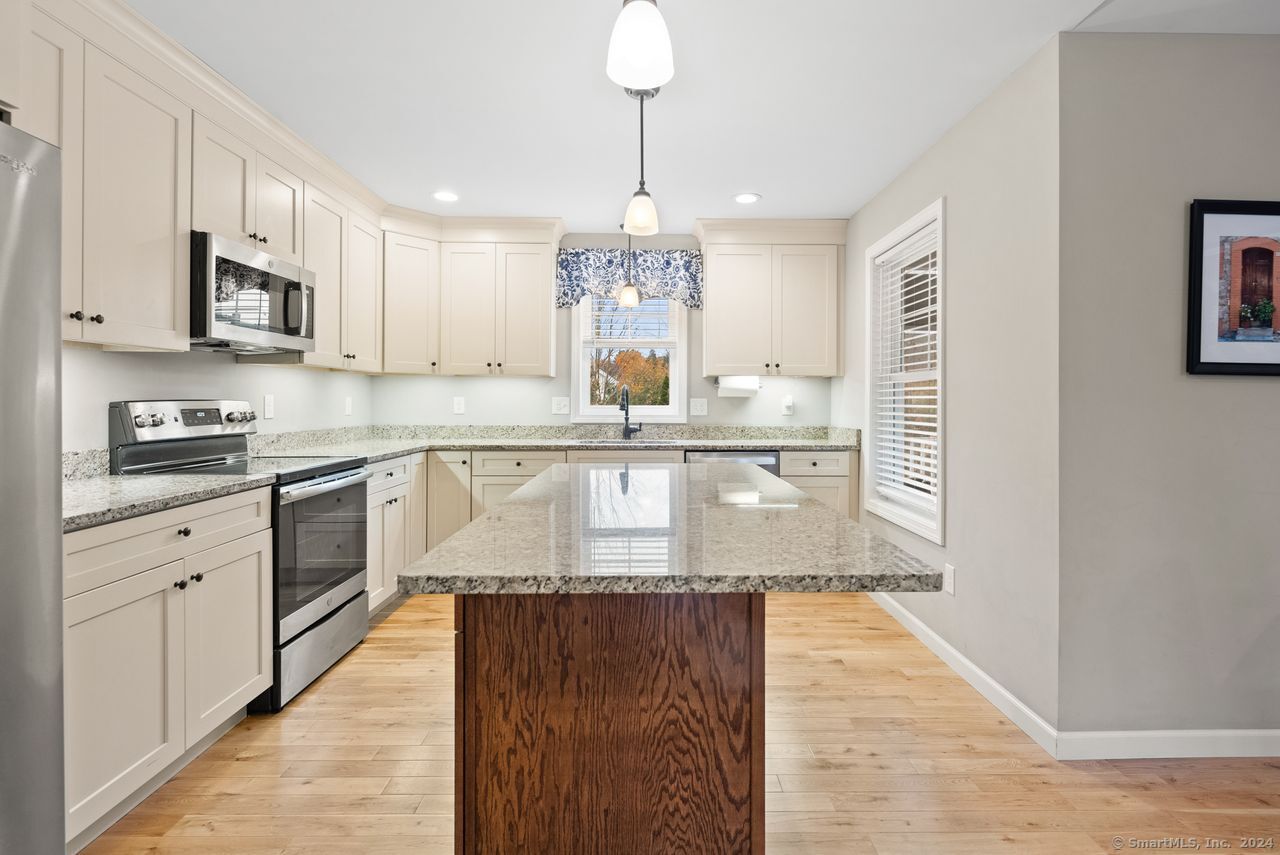 Picture for the property 24055408, 2 beds, 2 baths