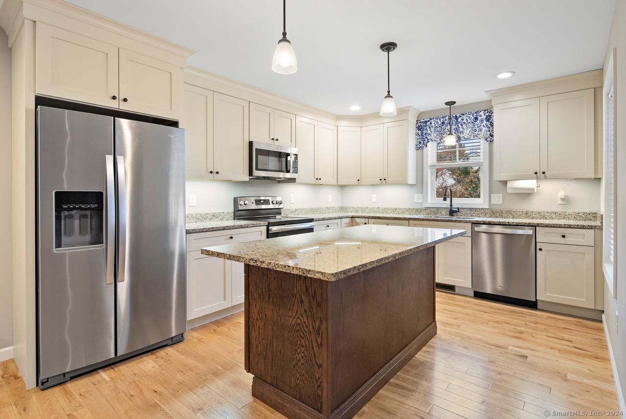 Picture for the property 24055408, 2 beds, 2 baths
