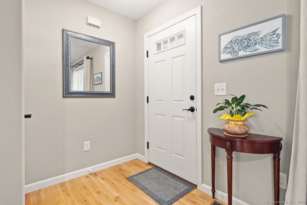 Picture for the property 24055408, 2 beds, 2 baths
