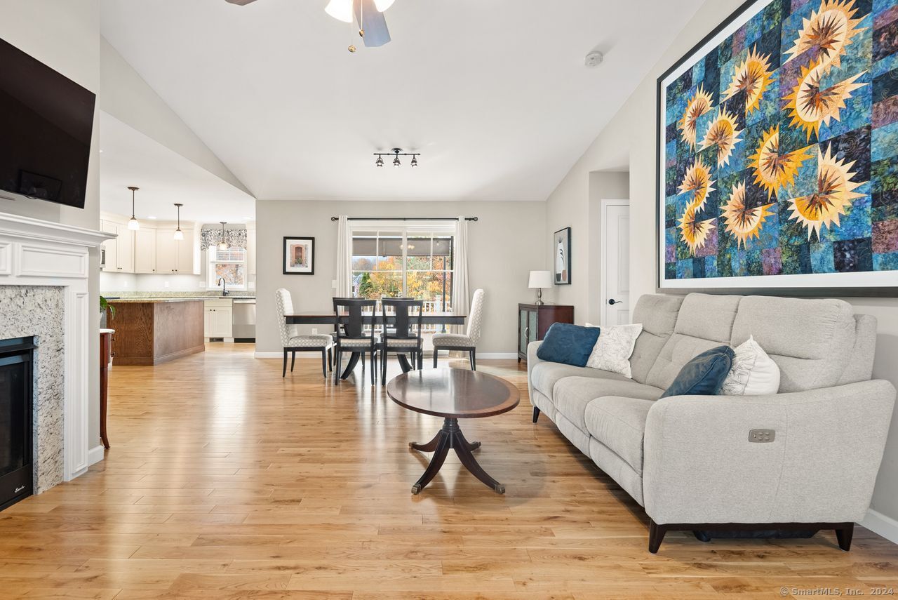 Picture for the property 24055408, 2 beds, 2 baths