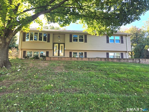Photo of 21 Downing Circle, Bloomfield, CT 06002 (MLS # 24213634)