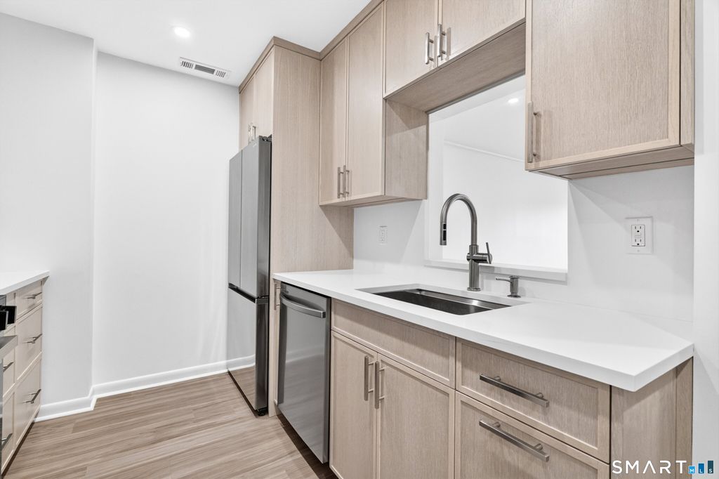 Photo of 1500 Bedford Street #202, Stamford, CT 06905 (MLS # 24171968)