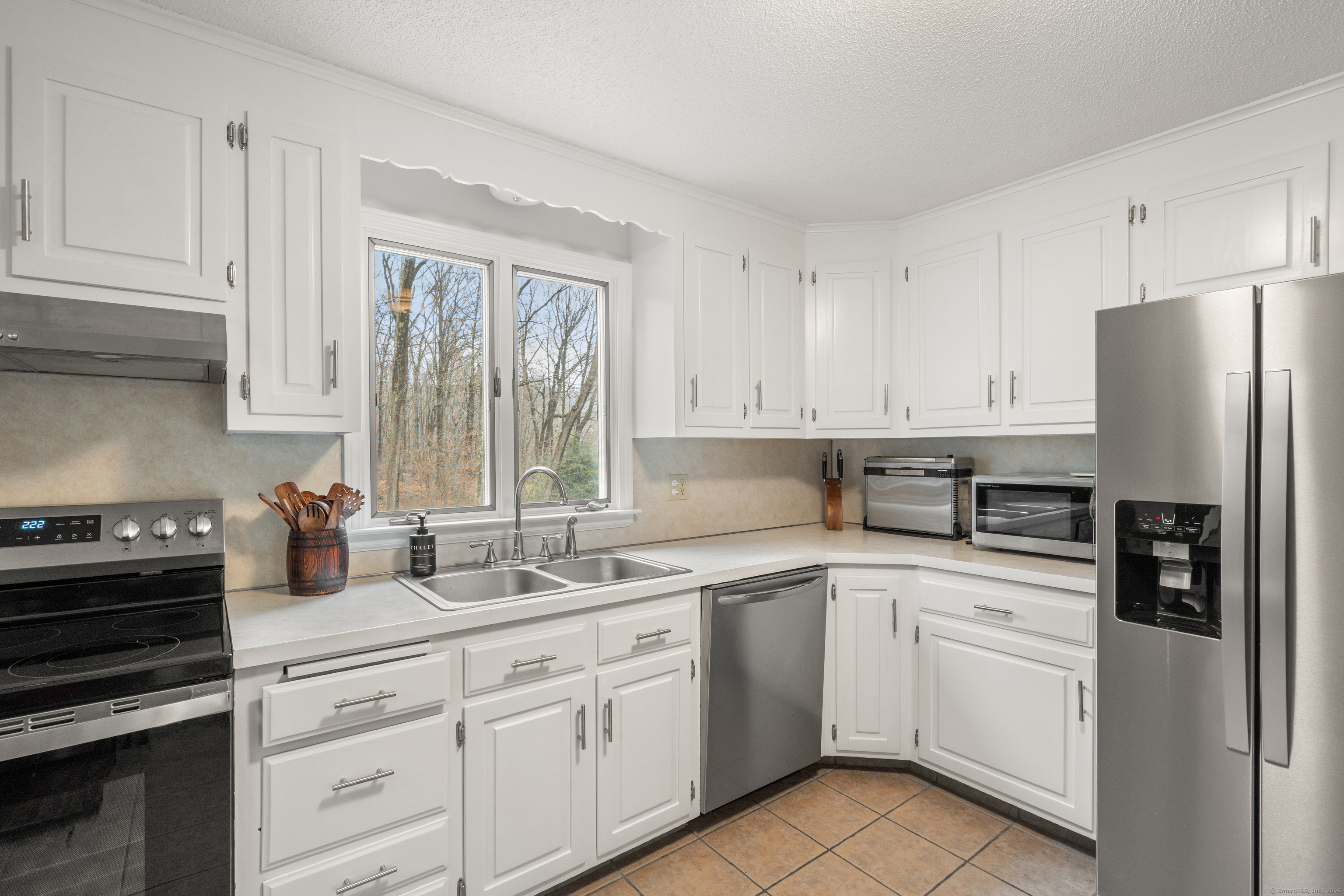 385 S Eagle Street, Plymouth, Connecticut image 17