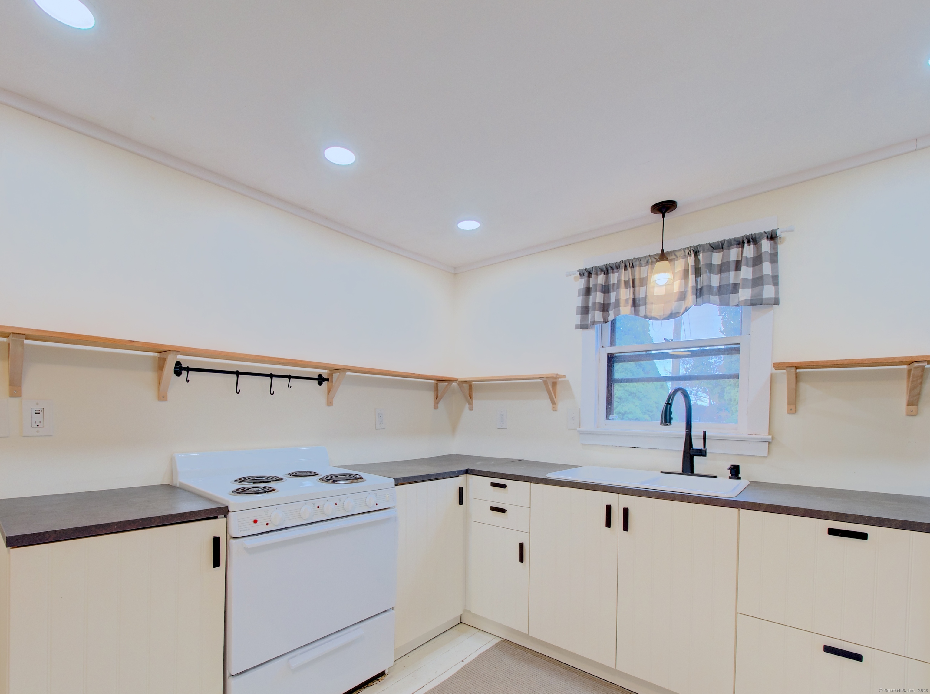 96 North Road, Groton, Connecticut image 5