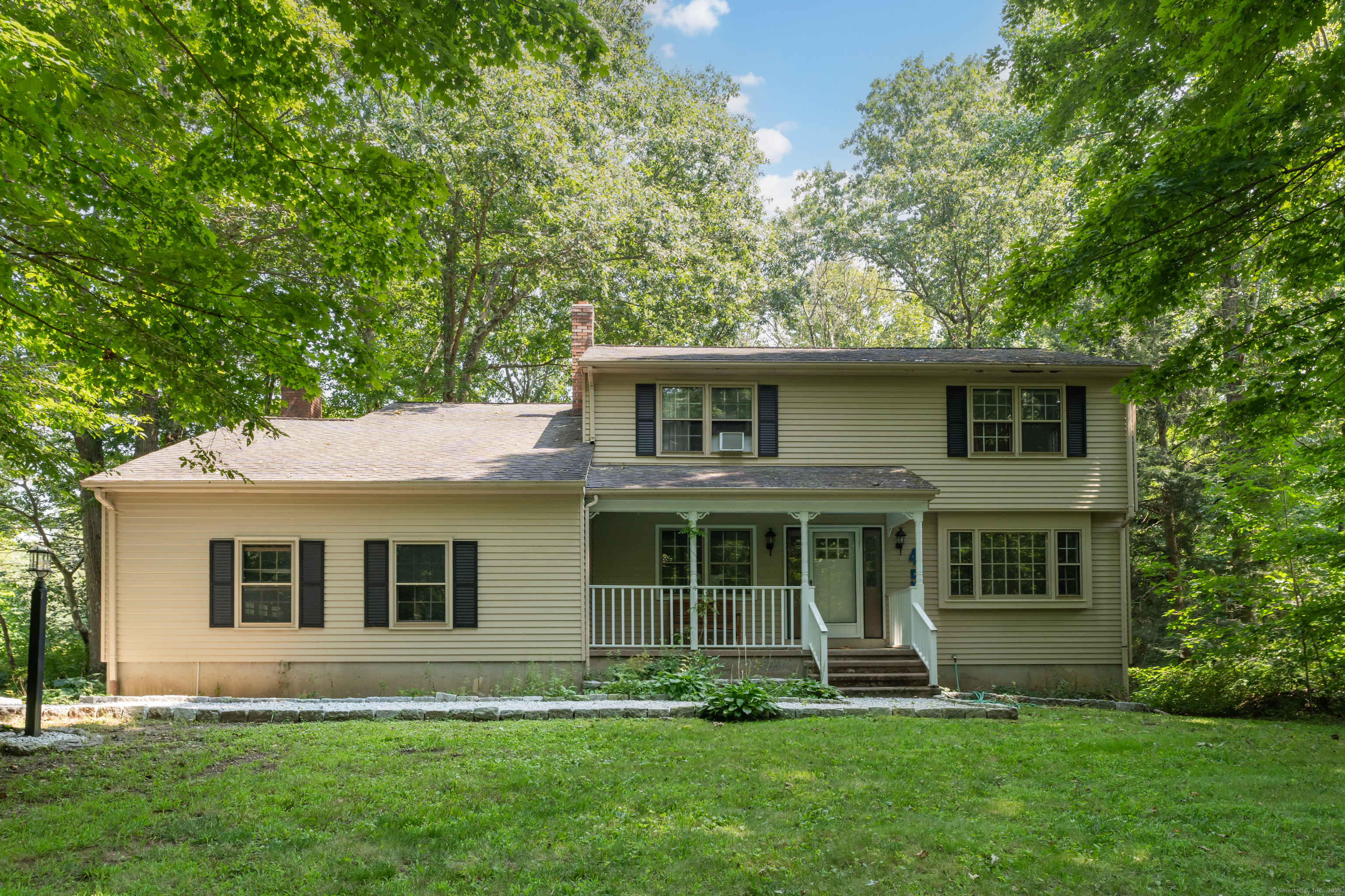 S Hoop Pole Road, Guilford, Connecticut - 4 Bedrooms  
3 Bathrooms  
9 Rooms - 