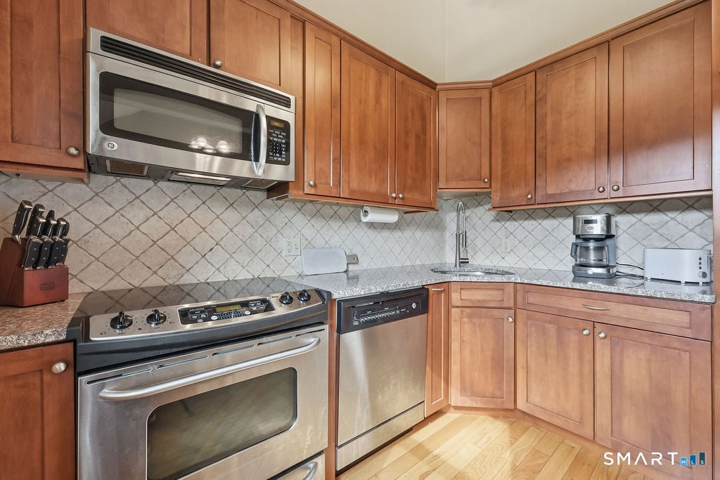 1 Abbott Road 49
