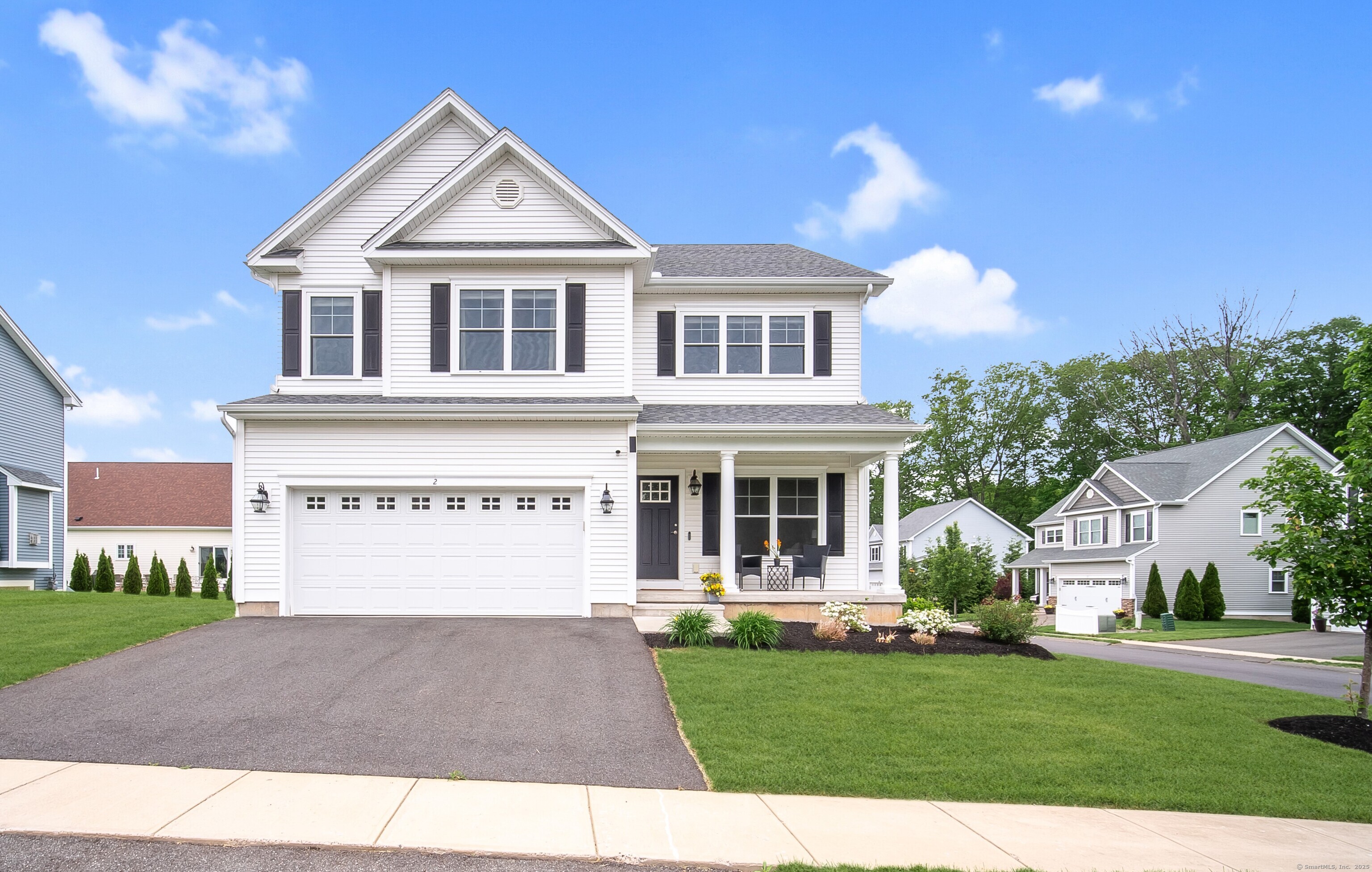 Redwood Lane, Southington, Connecticut - 4 Bedrooms  
4 Bathrooms  
7 Rooms - 