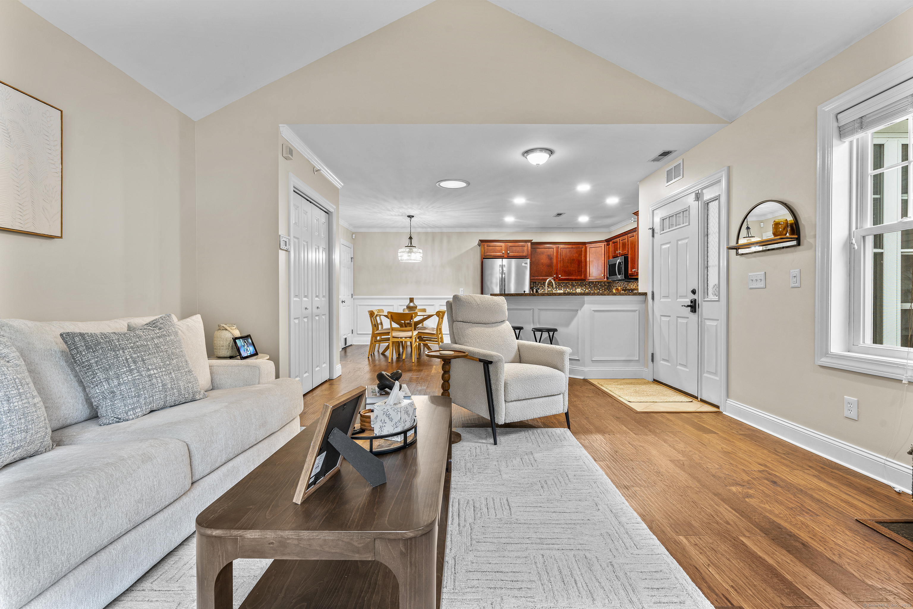 95 South Ridge Lane E202