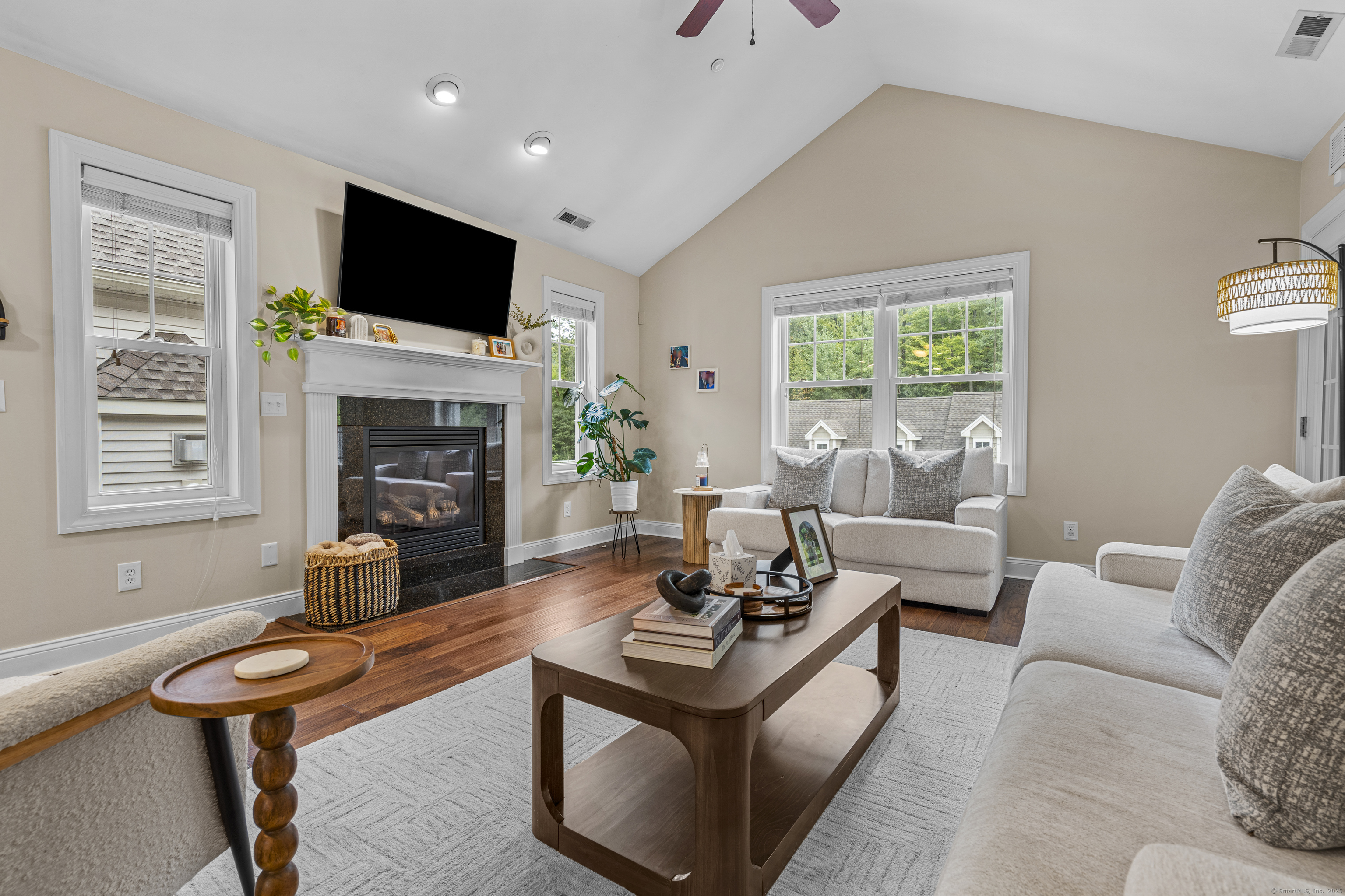 95 South Ridge Lane E202