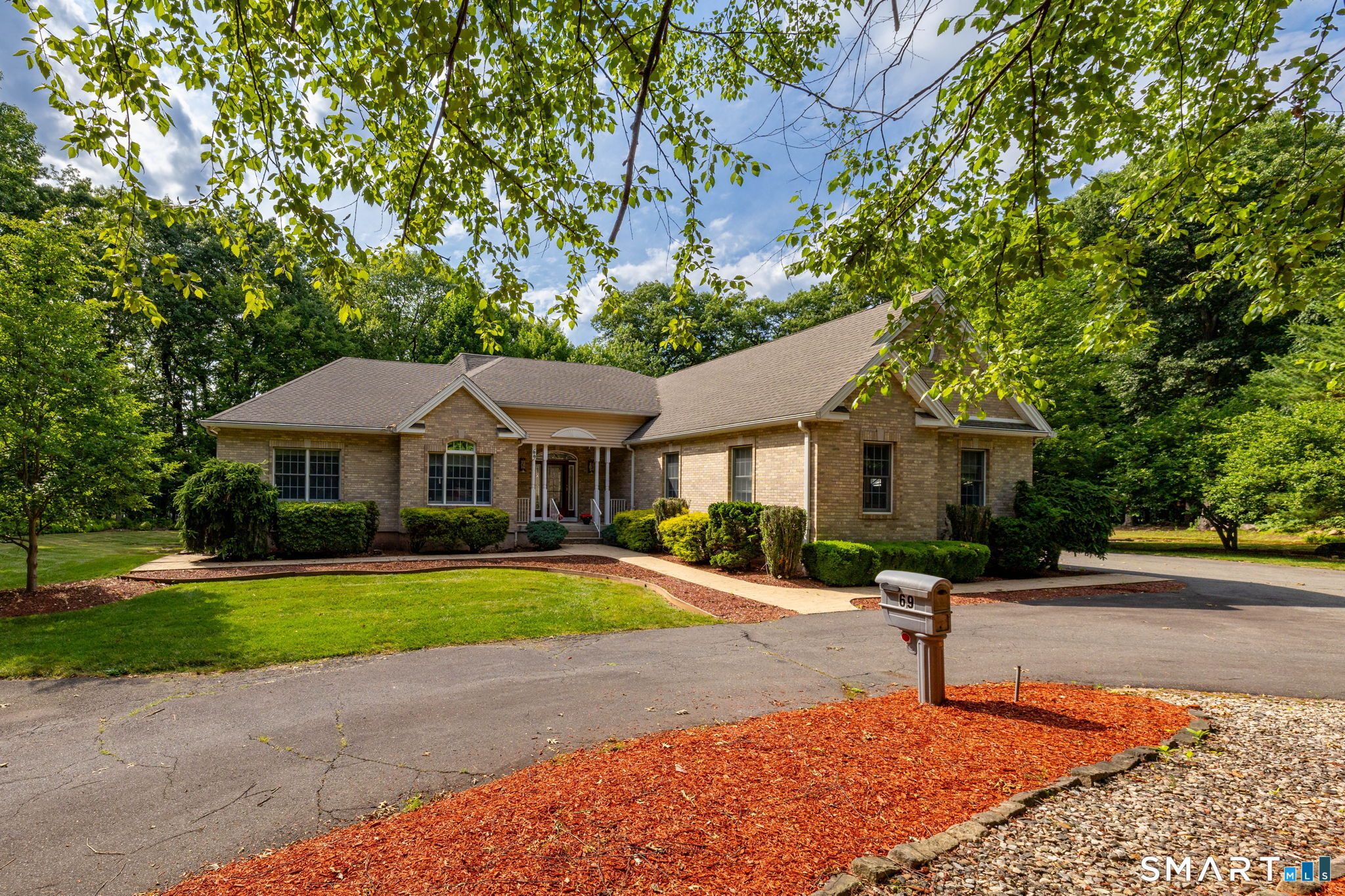 69 Elizabeth Drive