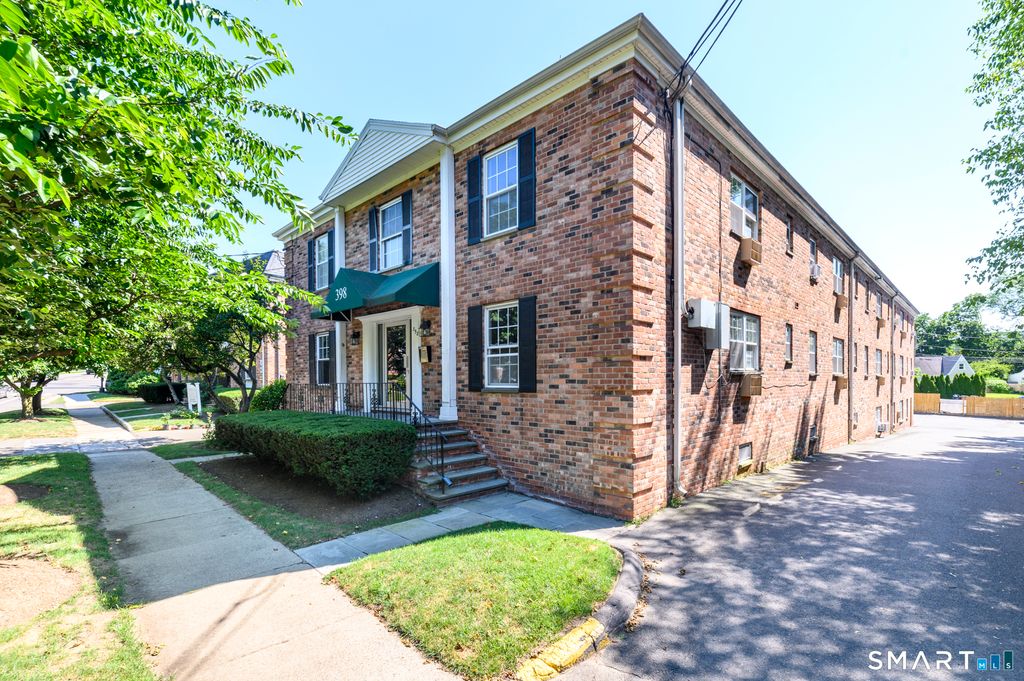 Photo of 398 Courtland Avenue #11, Stamford, CT 06906 (MLS # 24176517)