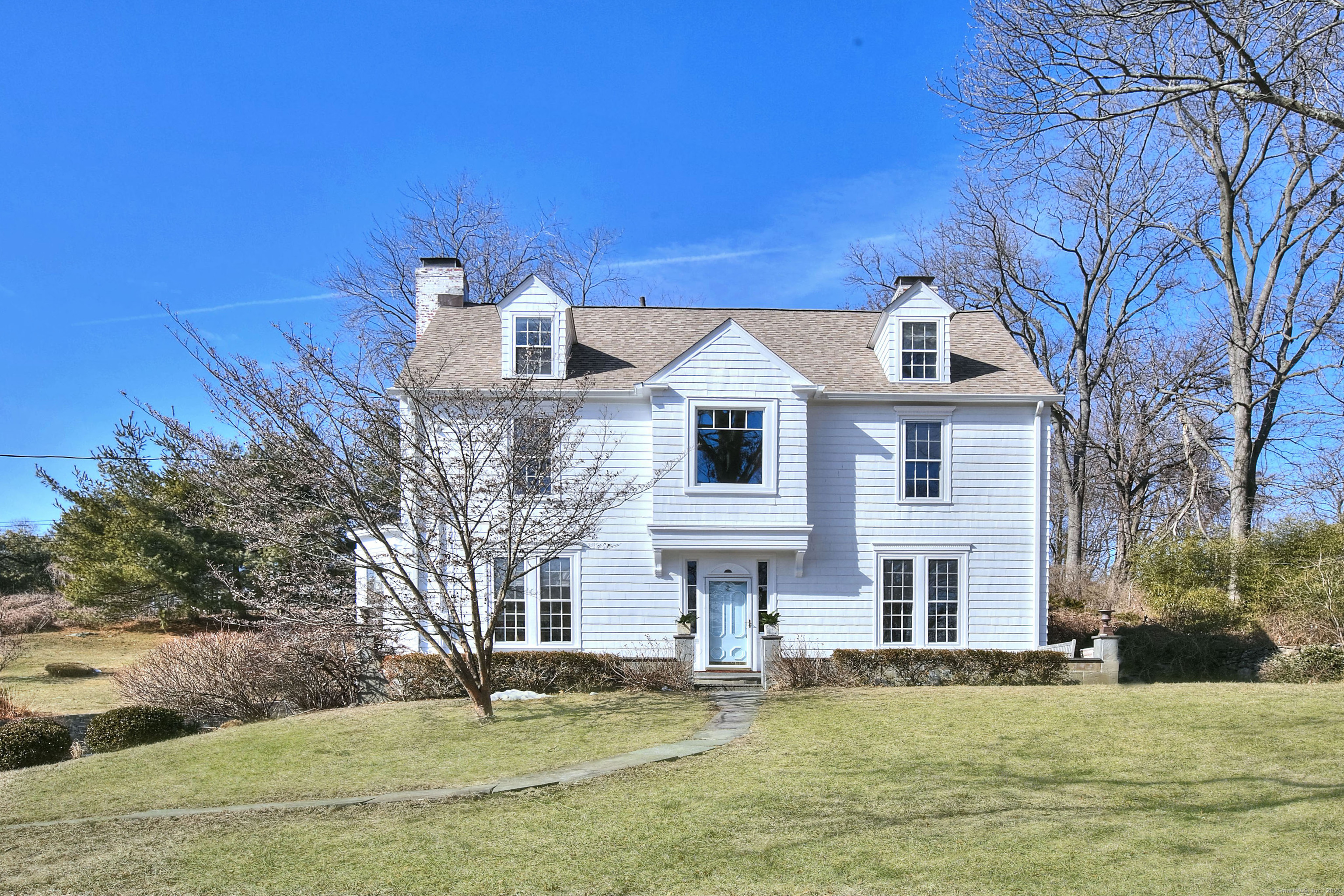 Property for Sale at Hilltop Drive, Fairfield, Connecticut - Bedrooms: 4 
Bathrooms: 4 
Rooms: 9  - $1,495,000