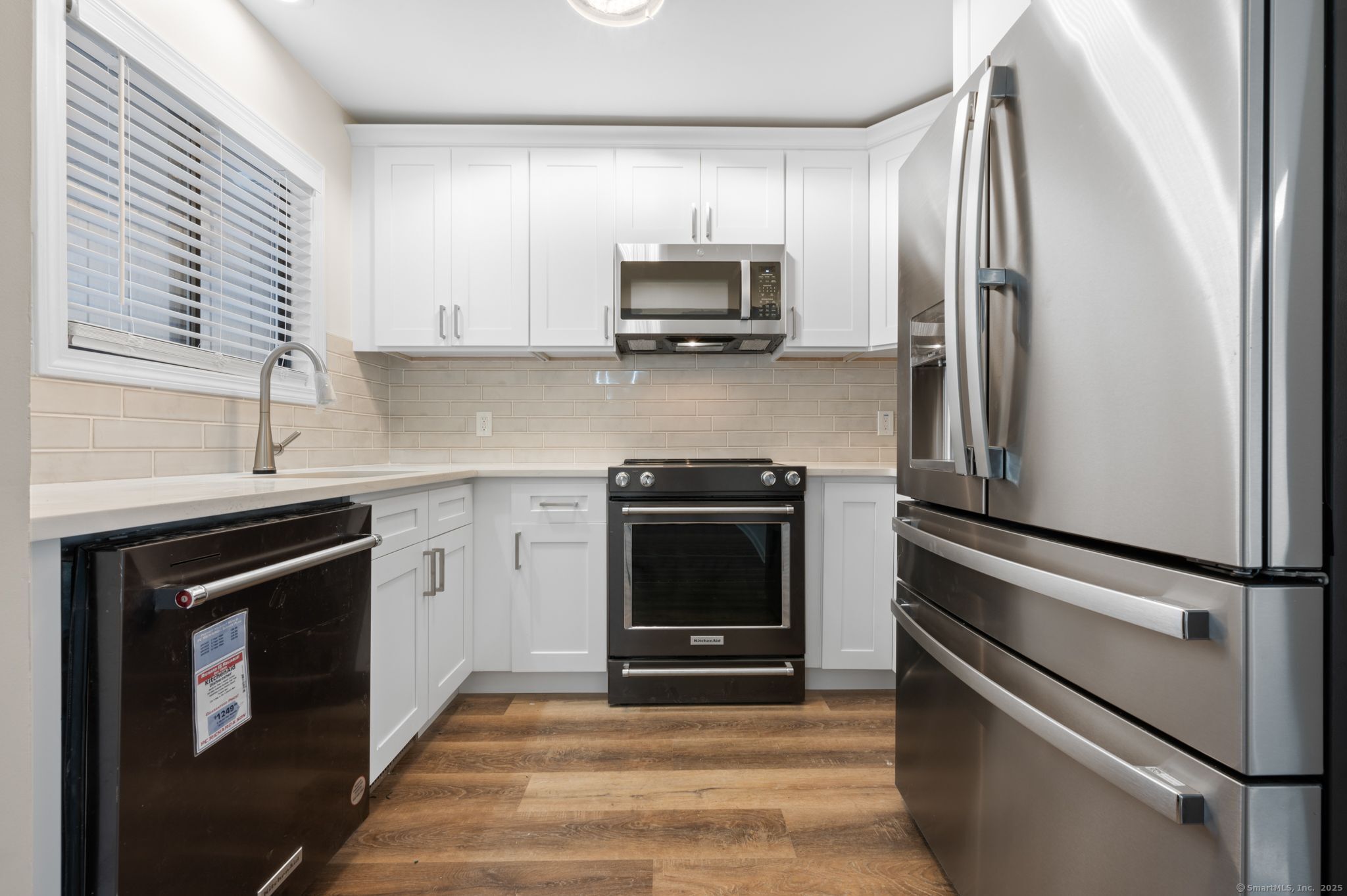 Vernon, Connecticut 06066, United States, 2 Bedrooms Bedrooms, ,2 BathroomsBathrooms,Residential,Pending,9384