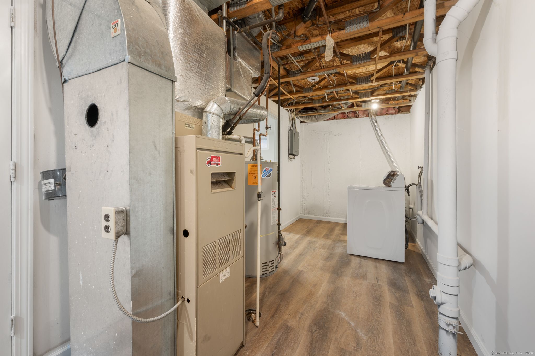 Vernon, Connecticut 06066, United States, 2 Bedrooms Bedrooms, ,2 BathroomsBathrooms,Residential,Pending,9384