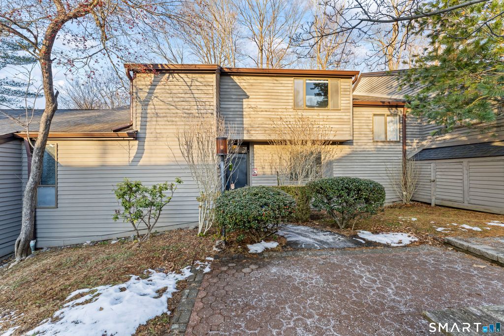 Photo of 4 Heather Court #4, Woodbury, CT 06798 (MLS # 24145466)