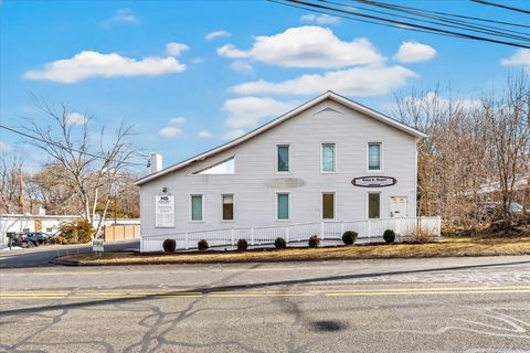 657 Orange center Road Orange CT 06477