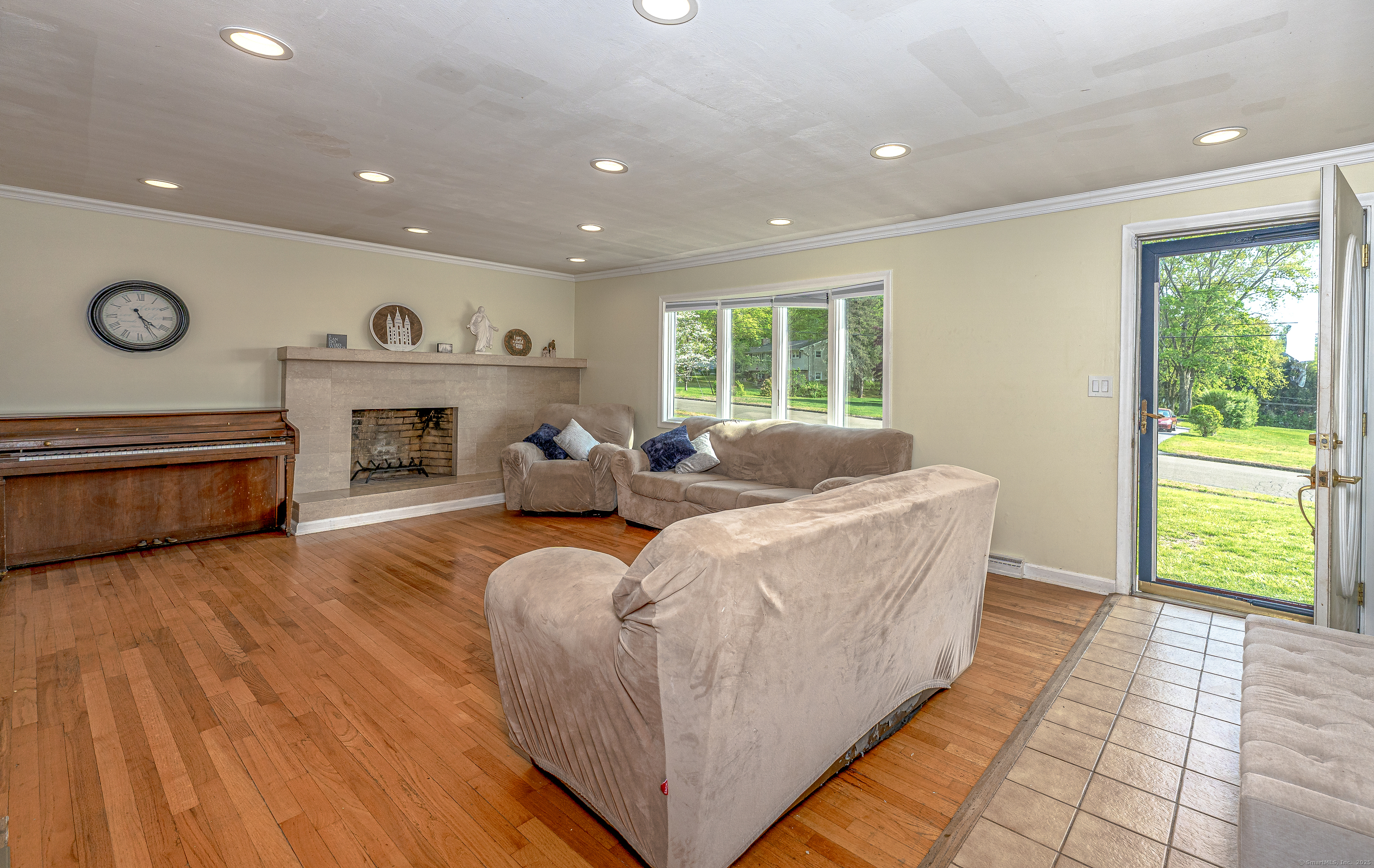11 Cindy Lane, North Haven, Connecticut image 12