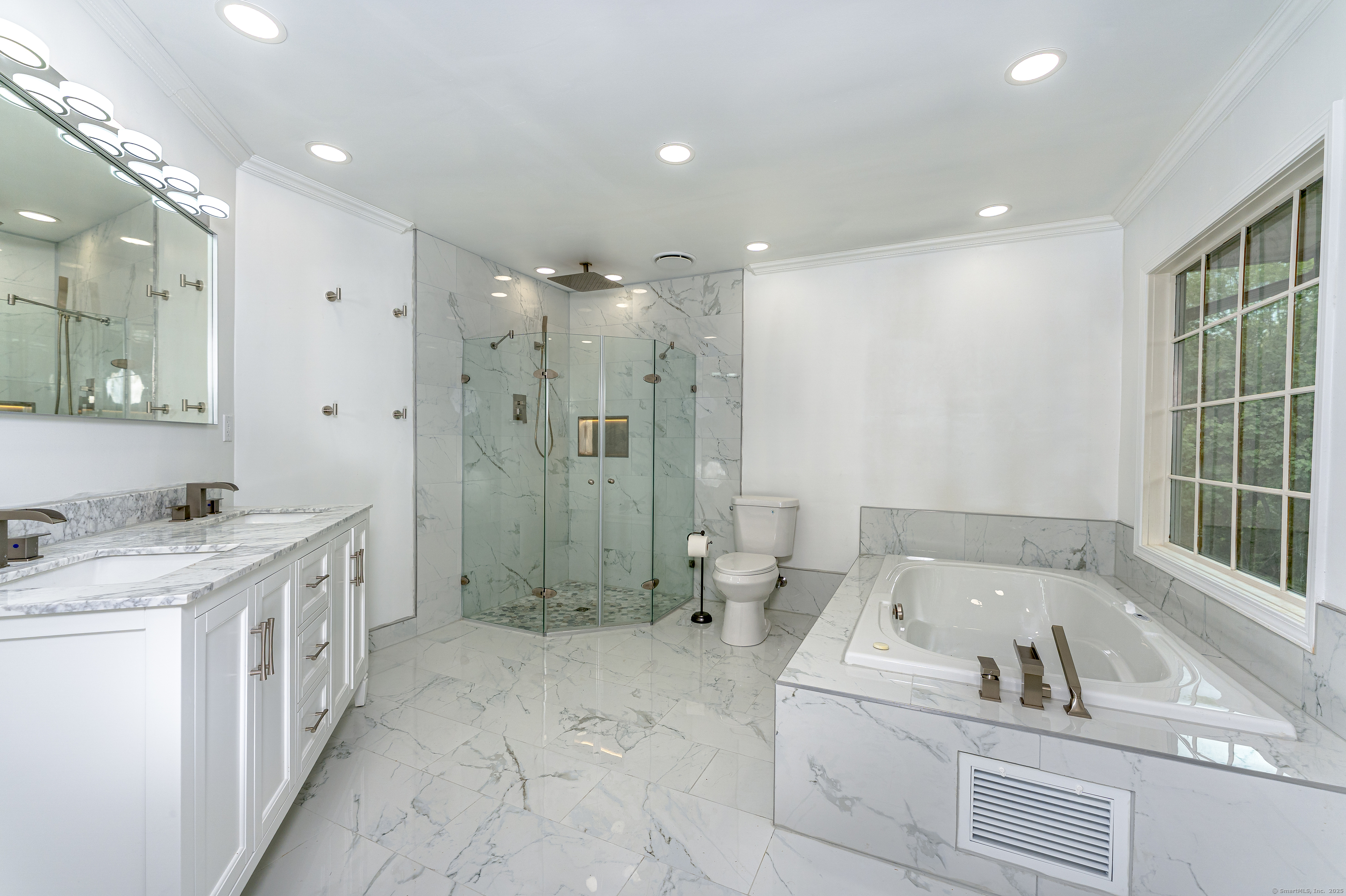 11 Cindy Lane, North Haven, Connecticut image 32