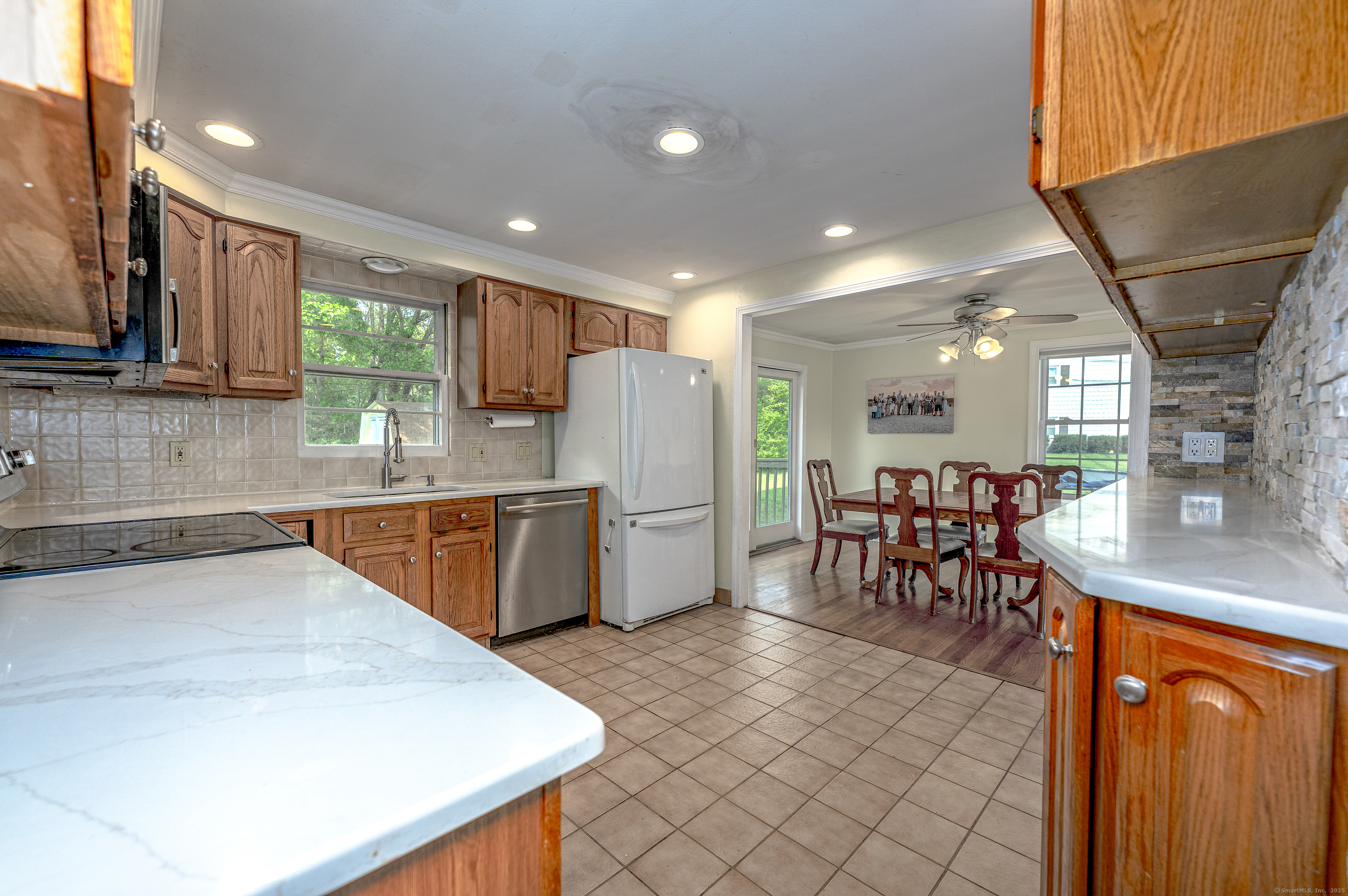11 Cindy Lane, North Haven, Connecticut image 11