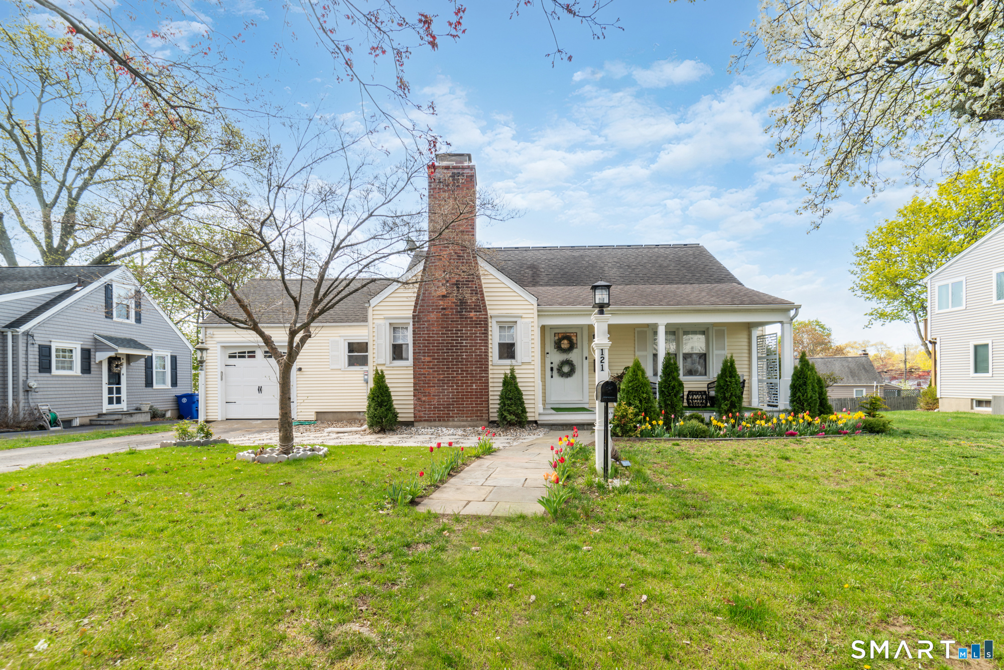 121 Ravencrest Drive