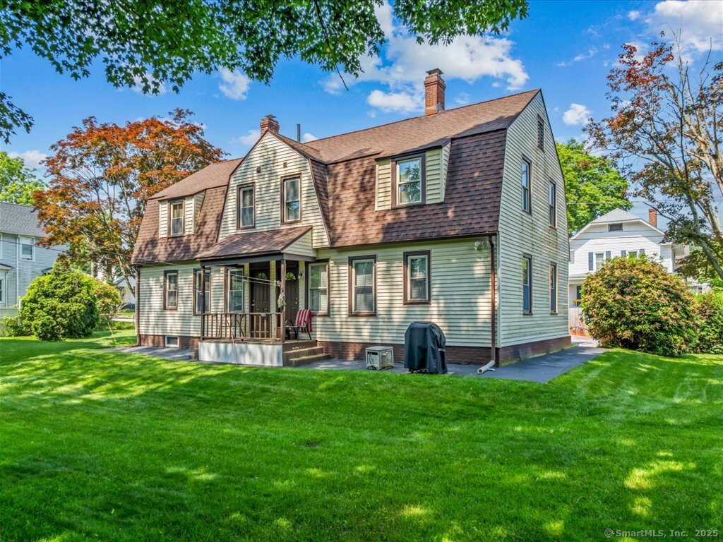 Property for Sale at Kinney Avenue, Norwich, Connecticut - Bedrooms: 5 
Bathrooms: 2 
Rooms: 11  - $274,900