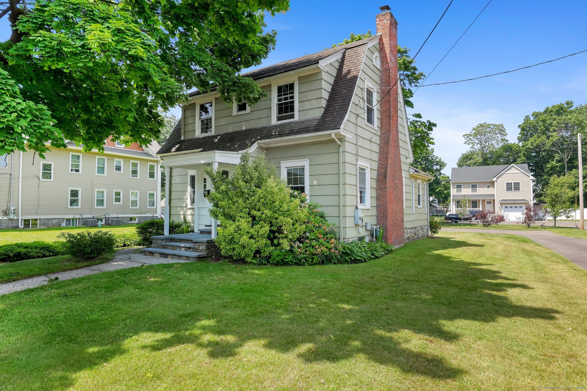 Property for Sale at 1661 Main Street, Stratford, Connecticut - Bedrooms: 3 
Bathrooms: 2 
Rooms: 6  - $395,000