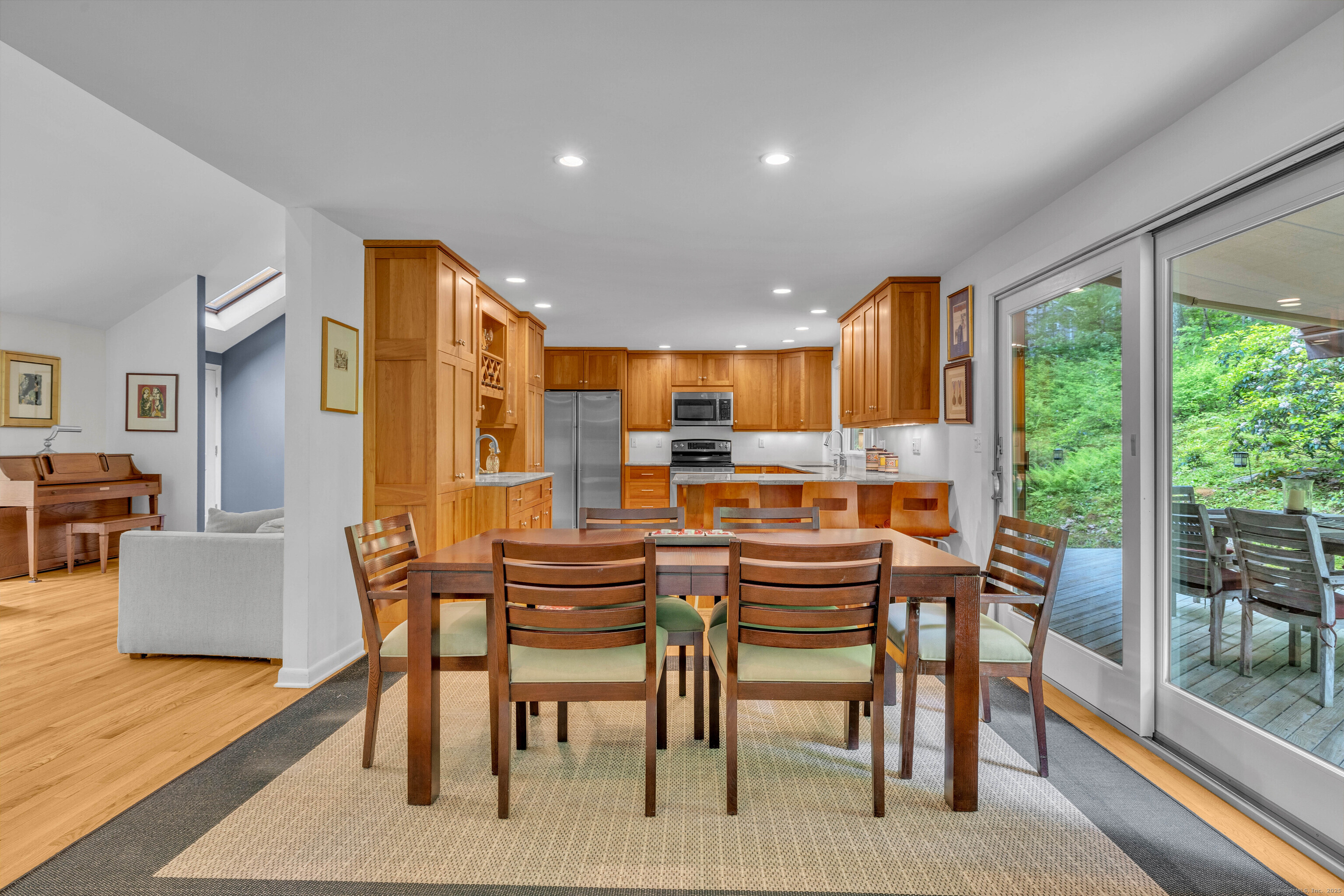 Madison, Connecticut 06443, United States, 3 Bedrooms Bedrooms, ,2 BathroomsBathrooms,Residential,Active,147390