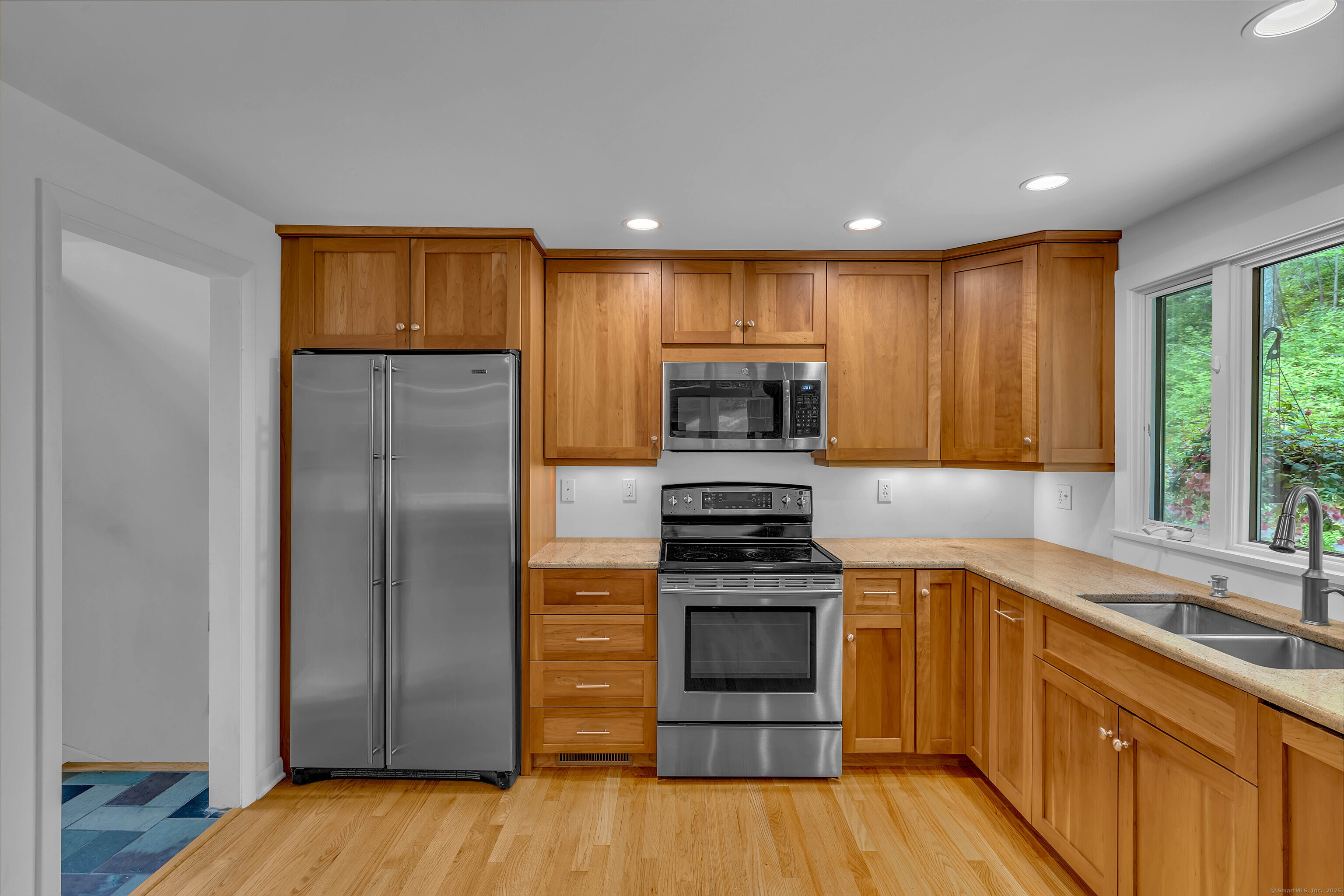 Madison, Connecticut 06443, United States, 3 Bedrooms Bedrooms, ,2 BathroomsBathrooms,Residential,Active,147390