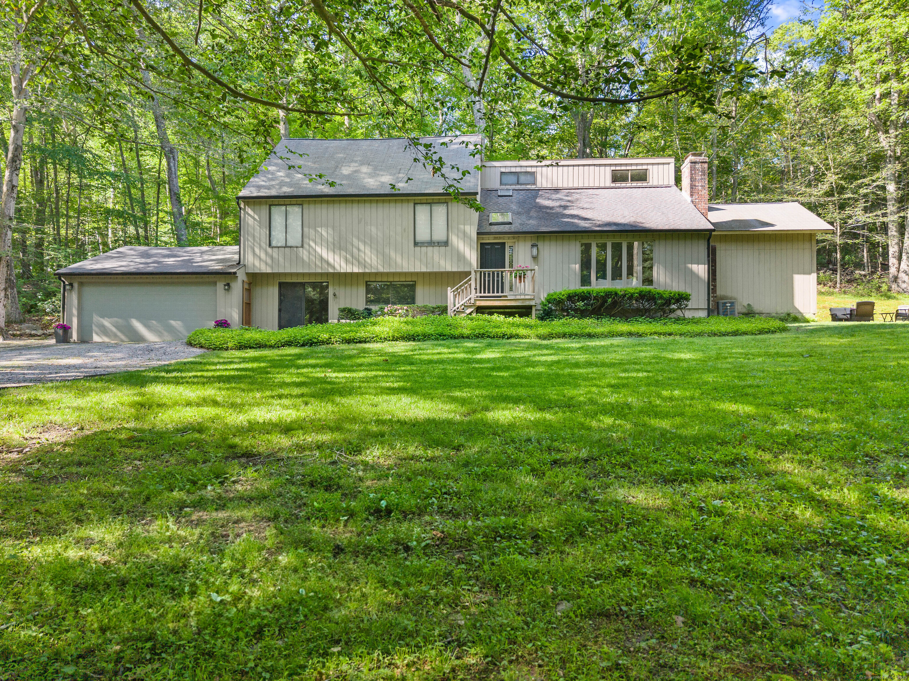 Madison, Connecticut 06443, United States, 3 Bedrooms Bedrooms, ,2 BathroomsBathrooms,Residential,Active,147390