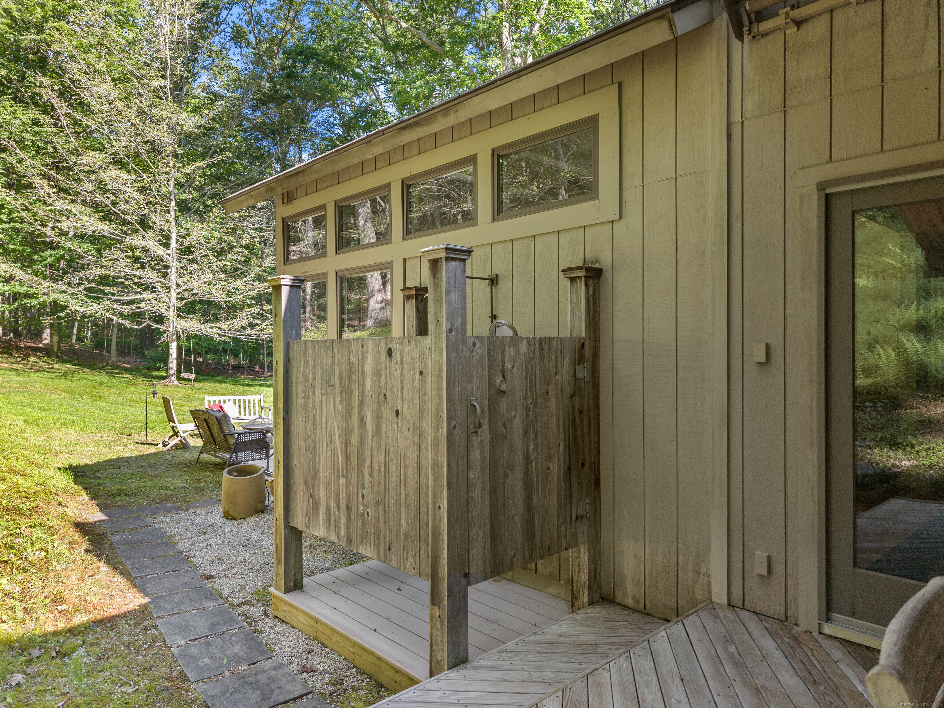 Madison, Connecticut 06443, United States, 3 Bedrooms Bedrooms, ,2 BathroomsBathrooms,Residential,Active,147390