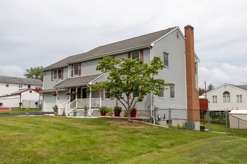 Photo of 55 Rutledge Road, Wethersfield, CT 06109 (MLS # 24132578)
