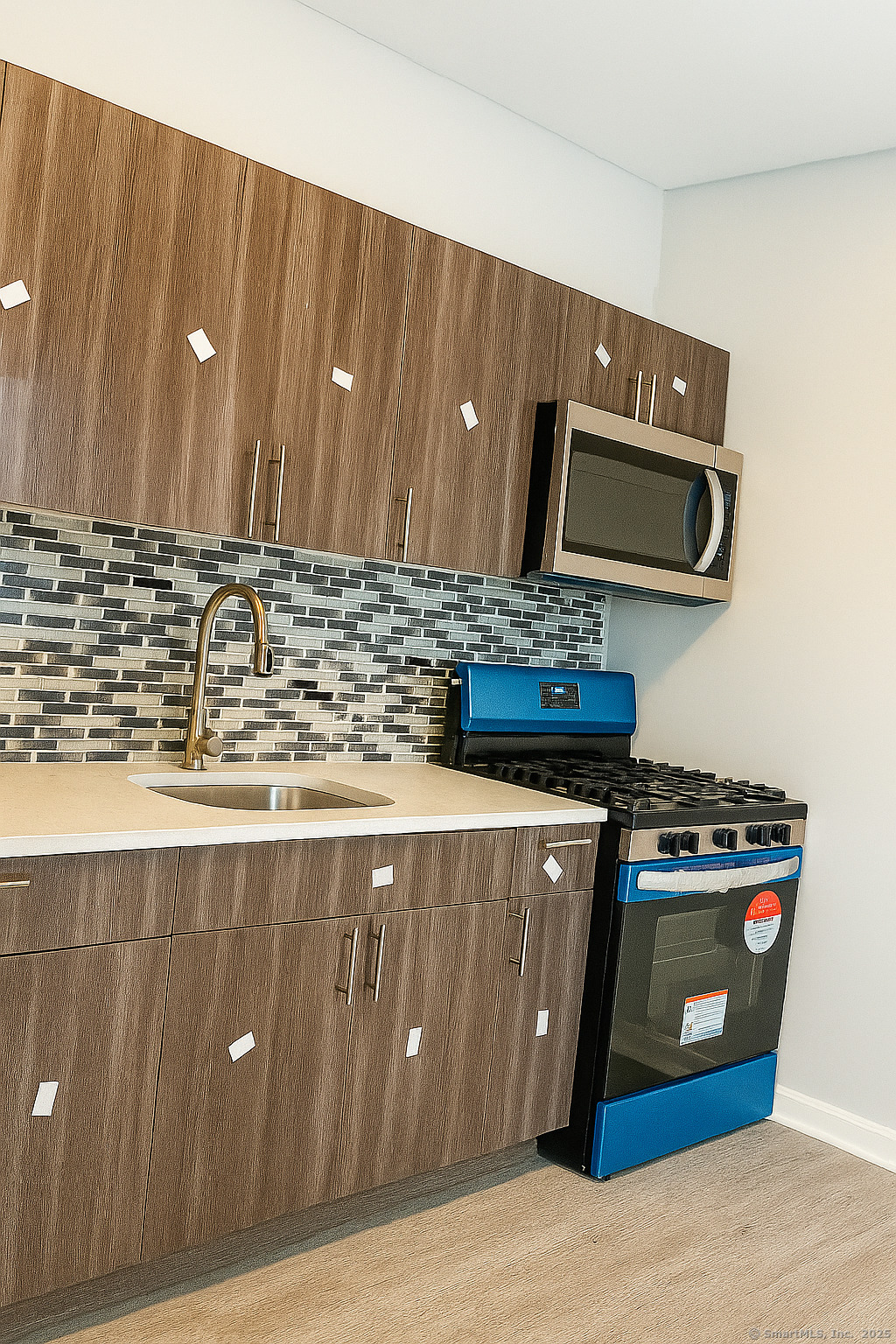 Rental Property at Barnum Avenue 2L, Bridgeport, Connecticut - Bedrooms: 2 
Bathrooms: 1 
Rooms: 5  - $2,000 MO.